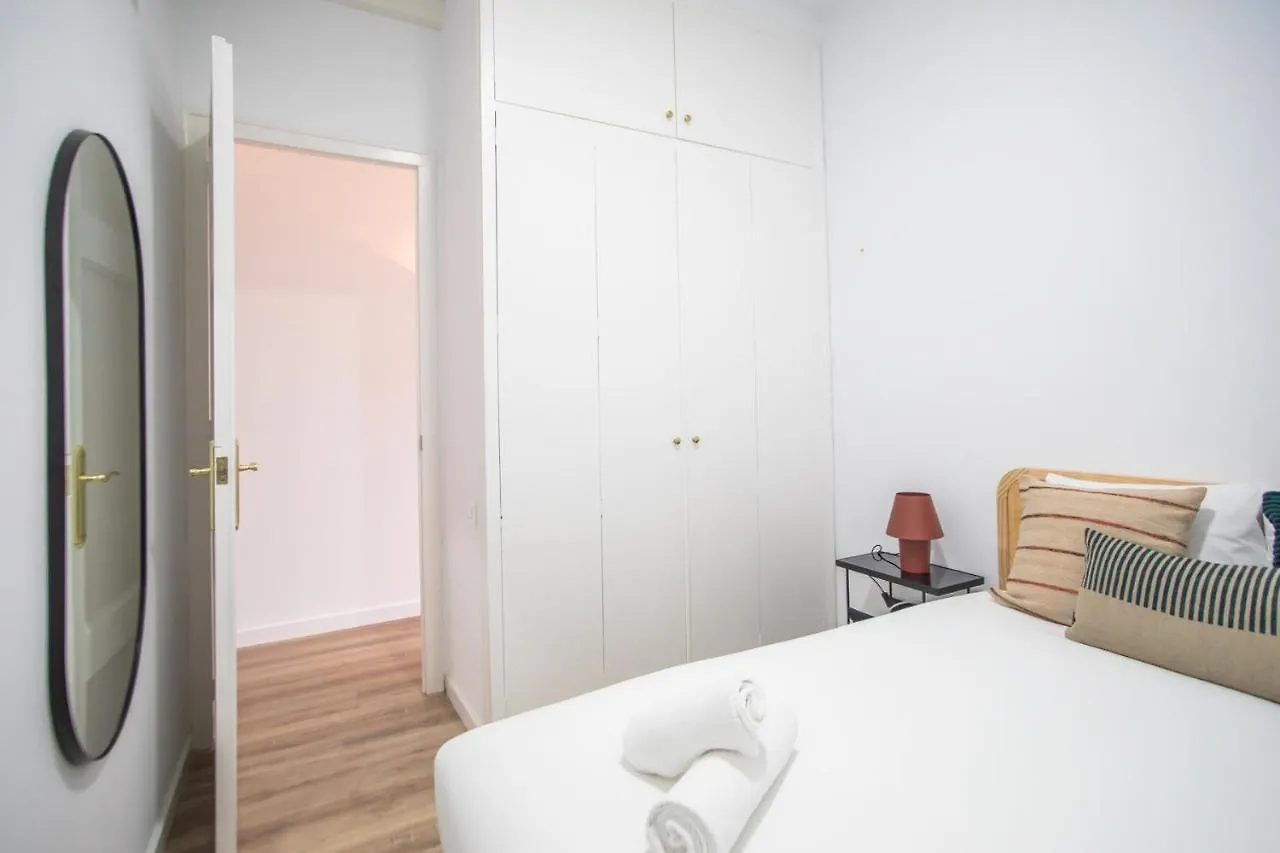 43Apar1010- Super Centric Apartment In Barcelona -